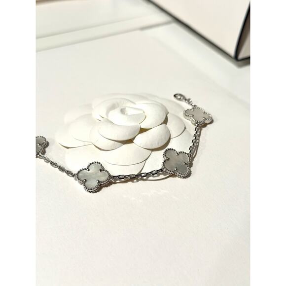 Clover 5 motifs Bracelet in Silver - Picture 3 of 4